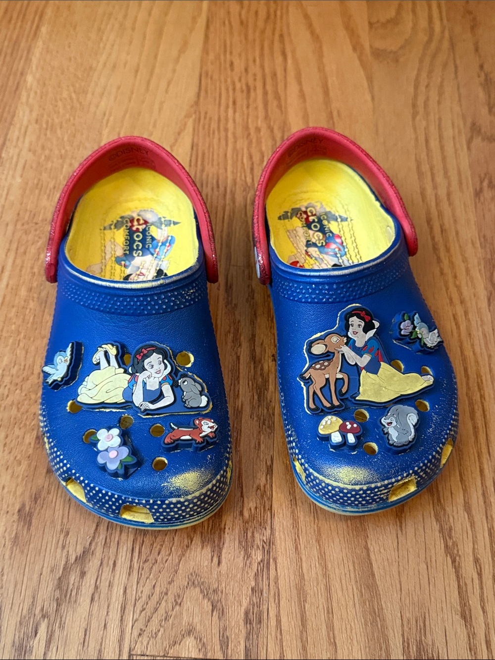 CROCS Disney Snow White Kids Children’s Size 11